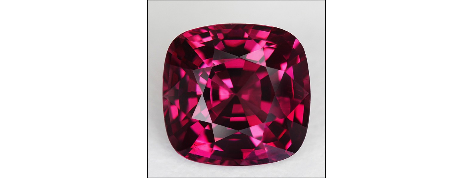 Rhodolite Garnet image