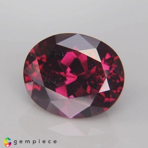 rhodolite garnet  6.41cts - 12x9mm