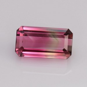 bi-color tourmaline  6.03cts - 13x7mm bi-color tourmaline  6.03cts - 13x7mm