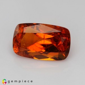 clinohumite  4.01cts - 12x8mm clinohumite  4.01cts - 12x8mm