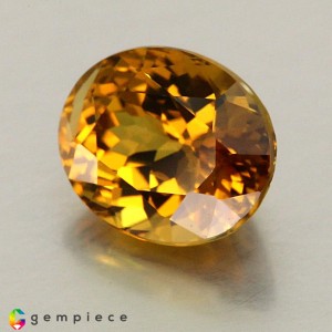grossular garnet  2.74cts - 9x7mm