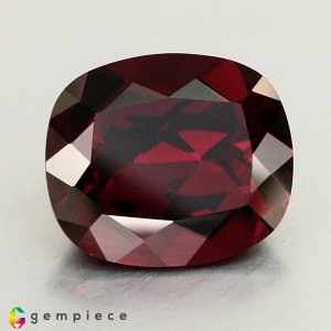 rhodolite garnet  4.82cts - 11x9mm