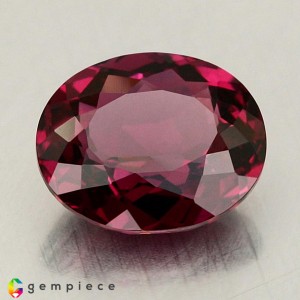 rhodolite garnet  4.88cts - 11x10mm