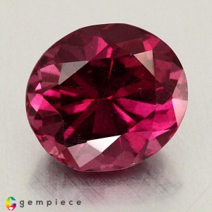 rhodolite garnet  4.86cts - 11x10mm