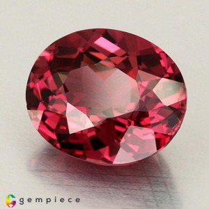rhodolite garnet  5.05cts - 11x9mm