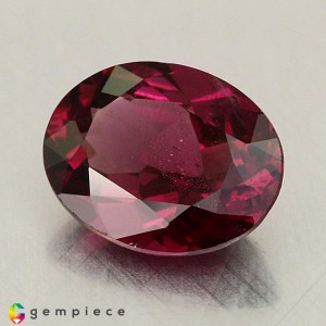 rhodolite garnet  4.11cts - 11x9mm