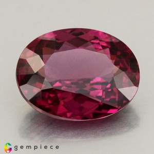 rhodolite garnet  4.67cts - 12x10mm