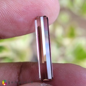 tourmaline  4.01cts - 22x5mm