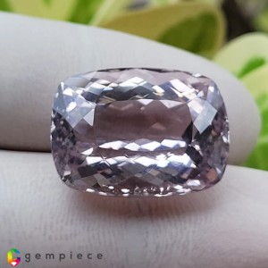 apatite  28.92cts - 21x15mm