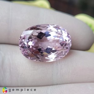 kunzite  23.34cts - 20x14mm kunzite  23.34cts - 20x14mm