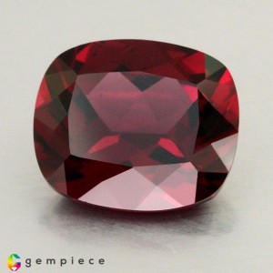 rhodolite garnet  4.78cts - 11x9mm
