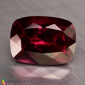 rhodolite garnet  5.47cts - 11x9mm