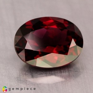 rhodolite garnet  7.37cts - 13x10mm