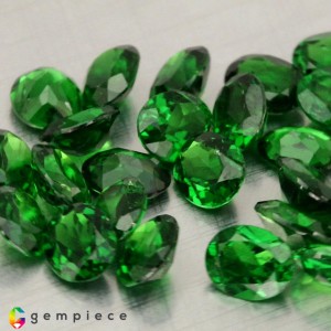 tsavorite garnet  8.46cts - 5x4mm