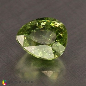demantoid garnet  1.12cts - 6x5mm