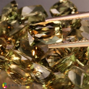 diaspore  64.14cts - 0x0mm