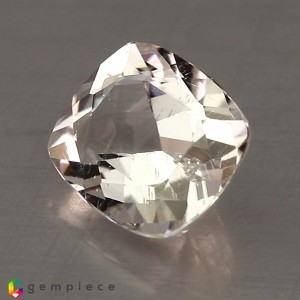 scapolite  2.75cts - 10x8mm