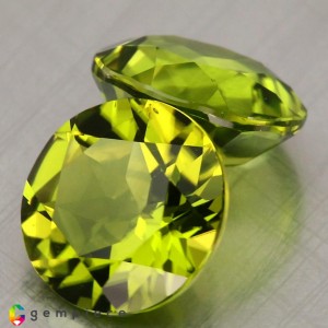 peridot  8.09cts - 10x6mm