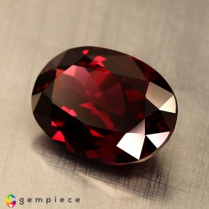rhodolite garnet  7.39cts - 14x10mm