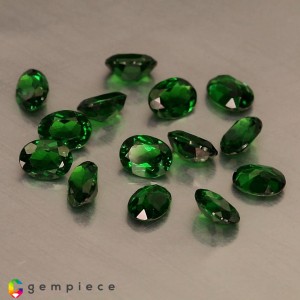 tsavorite garnet  2.80cts - 3x2mm