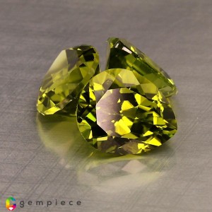 peridot  16.52cts - 12x10mm