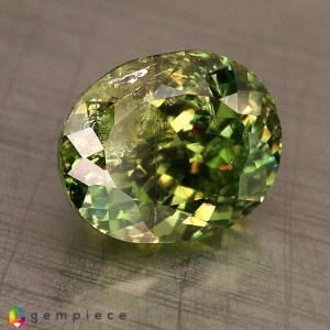 demantoid garnet  2.95cts - 9x7mm