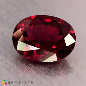 rhodolite garnet  8.10cts - 14x11mm