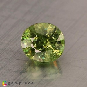 demantoid garnet  0.99cts - 5x4mm