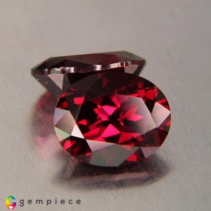 rhodolite garnet  7.30cts - 10x8mm