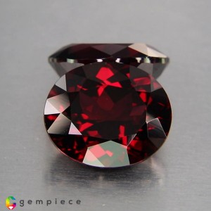 rhodolite garnet  15.33cts - 13x11mm