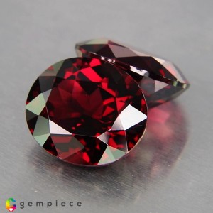 rhodolite garnet  15.33cts - 13x11mm