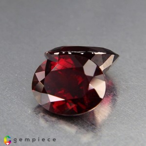 rhodolite garnet  11.01cts - 12x9mm