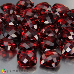 rhodolite garnet  57.58cts - 8x5mm