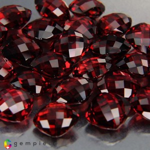 rhodolite garnet  57.58cts - 8x5mm