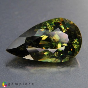 demantoid garnet  9.02cts - 18x10mm
