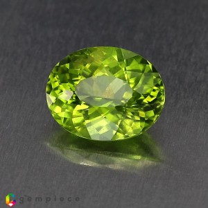 peridot  5.37cts - 12x10mm