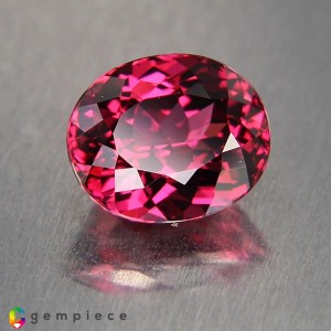 rhodolite garnet  4.91cts - 10x9mm