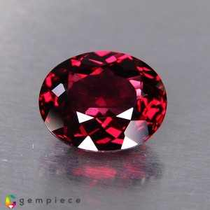 rhodolite garnet  4.91cts - 12x9mm