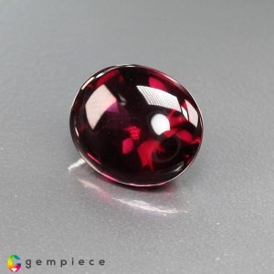 rhodolite garnet  12.82cts - 15x13mm