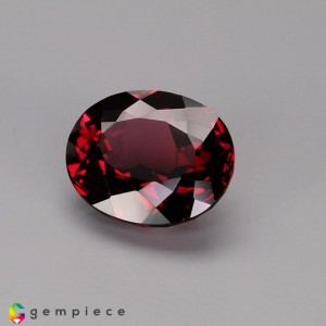 rhodolite garnet  4.87cts - 11x9mm