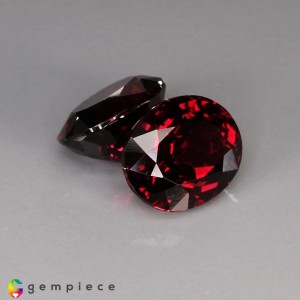 rhodolite garnet  11.42cts - 11x9mm