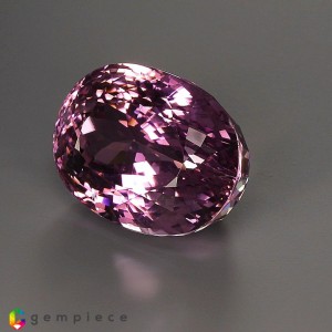 kunzite  83.33cts - 28x21mm kunzite  83.33cts - 28x21mm