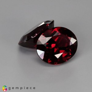 rhodolite garnet  10.10cts - 11x9mm