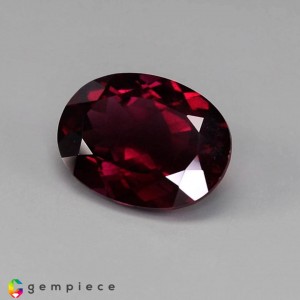 rhodolite garnet  10.58cts - 16x12mm