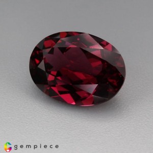rhodolite garnet  4.73cts - 12x9mm