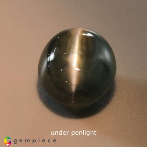 Green to light purple pink natural alexandrite cats eye oval cabochon  2.72cts - 9x7mm Green to light purple pink natural alexandrite cats eye oval cabochon  2.72cts - 9x7mm