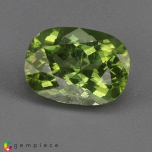 peridot  4.25cts - 12x9mm