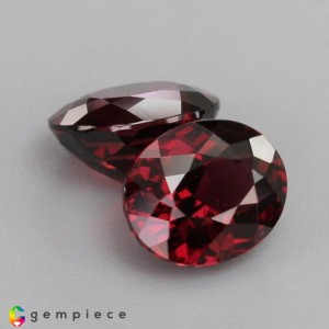 rhodolite garnet  6.95cts - 9x7mm