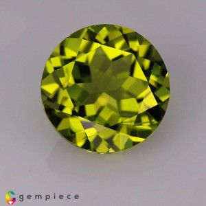 peridot  4.48cts - 10x6mm