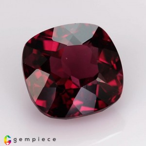 rhodolite garnet  2.68cts - 8x5mm